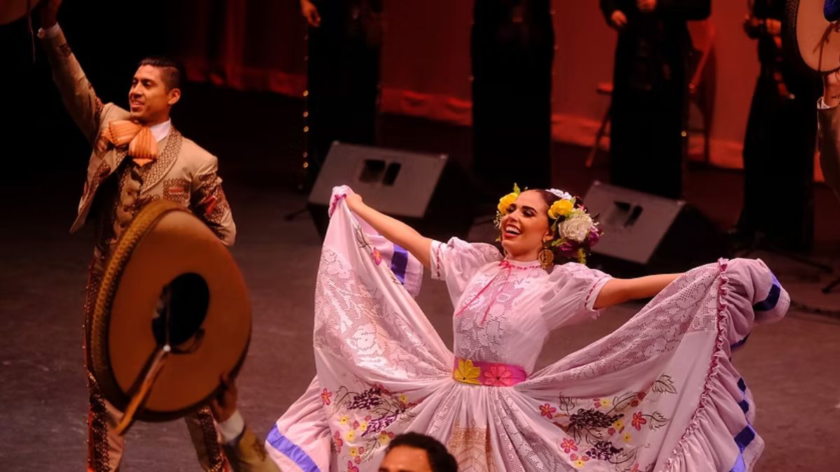 Mexico en el Corazon at the James Lumber Center